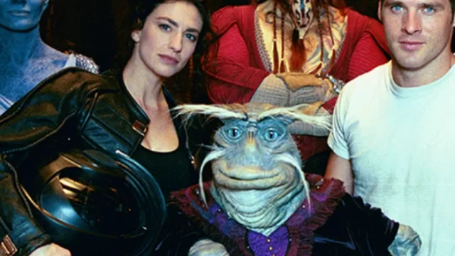 Watch Farscape Season 1 Episode 5 Back and Back and Back to the Future Free Online